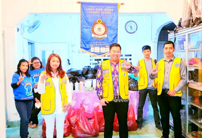 Ket:Foto// (Tengah pakai kacamata) Ketika Tim Lions Club Pusat Vice Komite Distrik 307 A2 Indonesia Darmawan Yusuf, SH, SE, M.Pd, MH, CTLA, datang meninjau kesiapan Bakti Sosial Setiap Hari, Didampingi sebelah kiri Vice President 2 Lion Agustina, belakang kanan Vice President 3 Lion Kosidin, Baju biru kacamata Ketua Sitara Adhe Manurung.