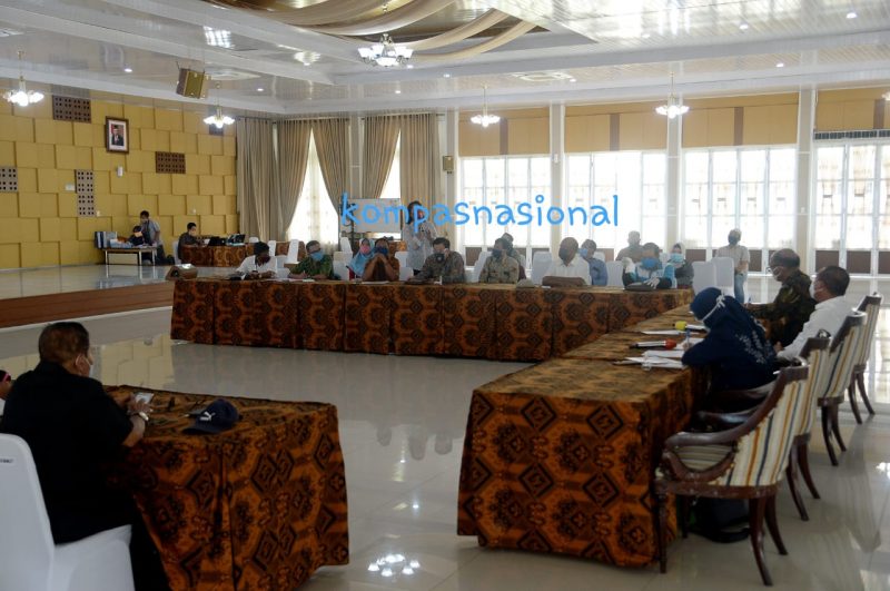 Ket:Foto// Pimpinan Buruh Se Sumatera Utara Sedang berdiskusi dengan Gubernur Sumut