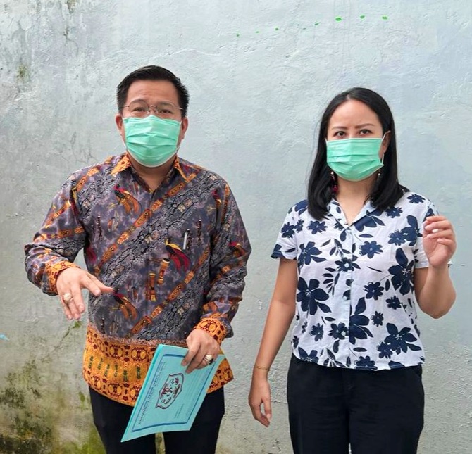 Ket:Foto// Sebelah kiri Pengacara Darmawan Yusuf dan sebelah kanan Selviwaty..
