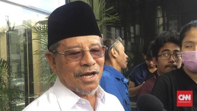Gubernur Maluku Utara Abdul Ghani Kasuba.

Baca artikel CNN Indonesia 