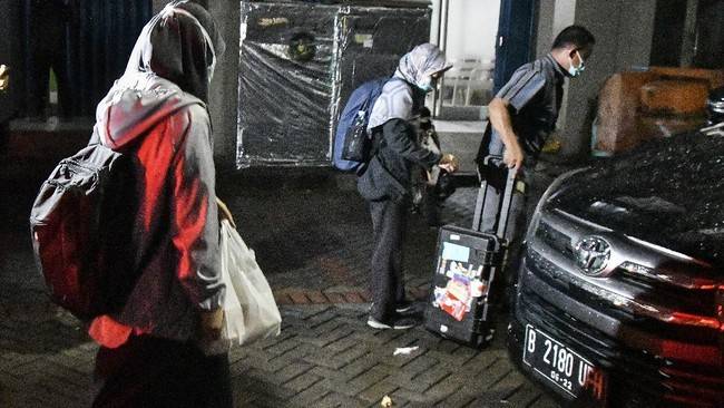 KPK Geledah Kantor Di Bekasi Terkait Korupsi Bansos