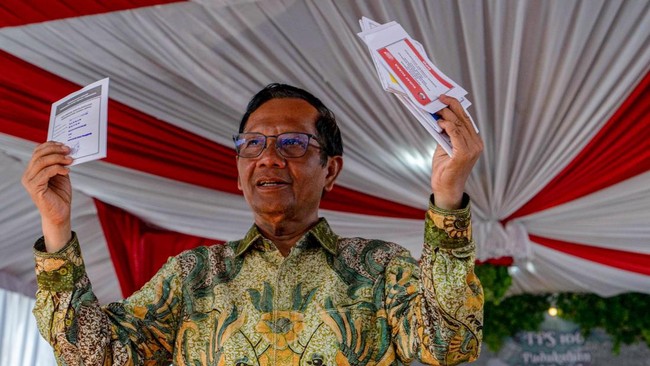 mahfud md gunakan hak pilih pada pemilu 2024 di sleman