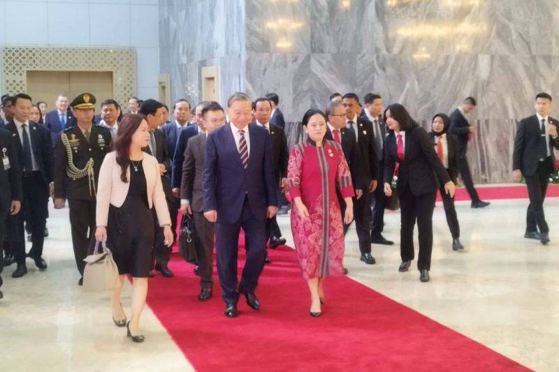 Ketua DPR RI Puan Maharani menerima Kunjungan Kenegaraan Sekretaris Jenderal Partai Komunis Vietnam (PKV) To Lam di Gedung Nusantara