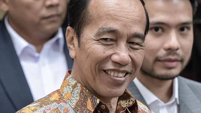 Jokowi Saat Melapor Ke Polisi Soal Tudingan Ijazah Palsu