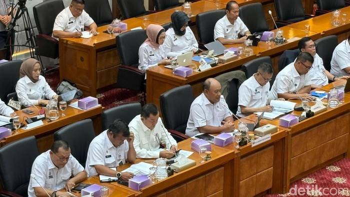 Kepala BGN di DPR