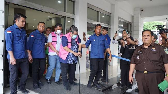 Kejati Sumut Menahan Dua Orang Tersangka Kasus Dugaan Tipikor Pengadaan Dua Unit Kapal Tunda pada PT. Pelindo