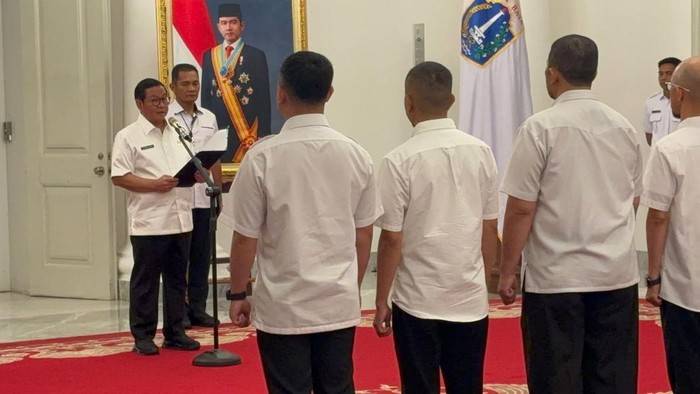 Pramono Lantik 7 Komisioner KPID Jakarta
