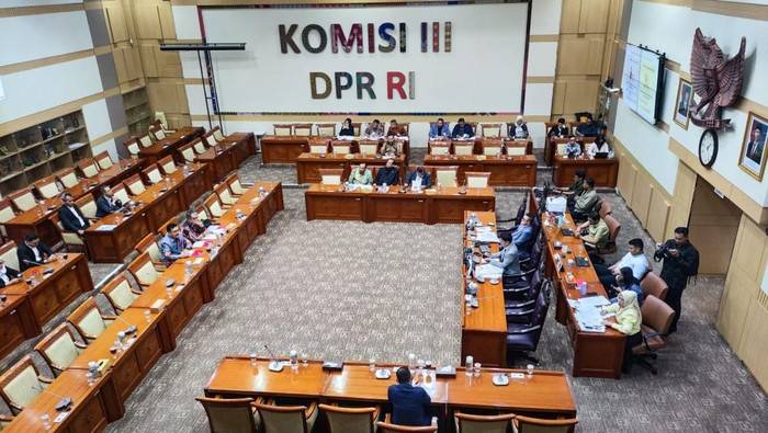 Komisi III DPR Mengundang Rapat Majelis Kehormatan Mahkamah Konstitusi (MKMK)