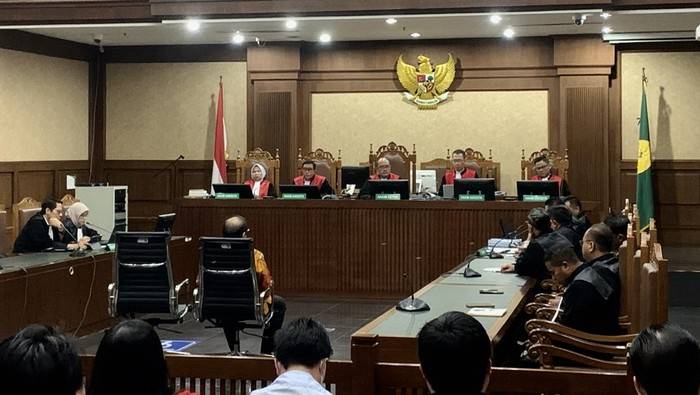 Sidang Kasus Korupsi LPEI Dengan Terdakwa Hendarto