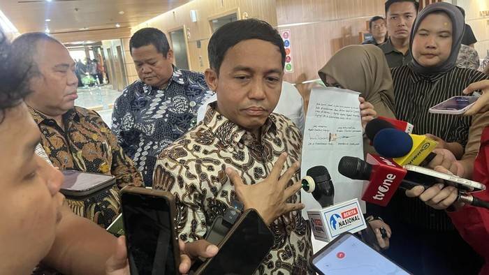 Menteri Kehutanan Raja Juli Antoni