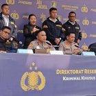 Konferensi Pers Polda Metro Jaya Membongkar Sindikat Produsen Materai Palsu